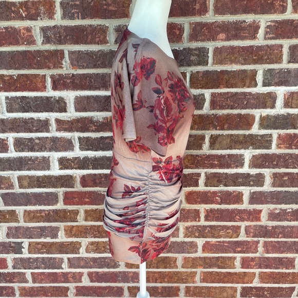 Ladies Maurices Rose Print Form Fitting Stretch Ruched Side Top Size Small - Picture 5 of 13